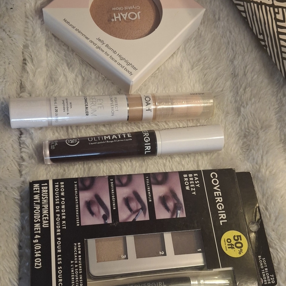 COVERGIRL Highlighter and Brow Kit with Gold and Brown Shades